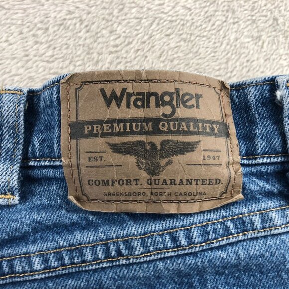 Wrangler Men's Jeans Size 40x32 Straight Leg Regular Fit Blue Denim Classic Casu - Picture 11 of 14